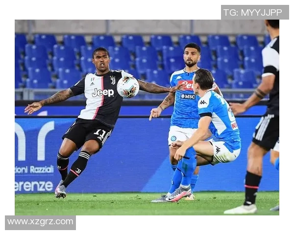 足总杯精彩对决那不勒斯与里昂战成平局神扑瞬间成比赛焦点分析